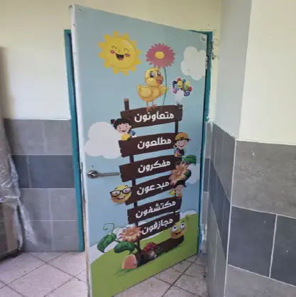 דלתות ושולחנות